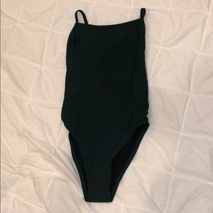 NWOT Jolyn “Scotty” onesie sz 30 in color pine